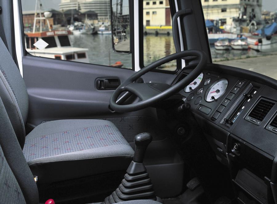  Nissan Atleon 1999 года  (фото 9 из 11)